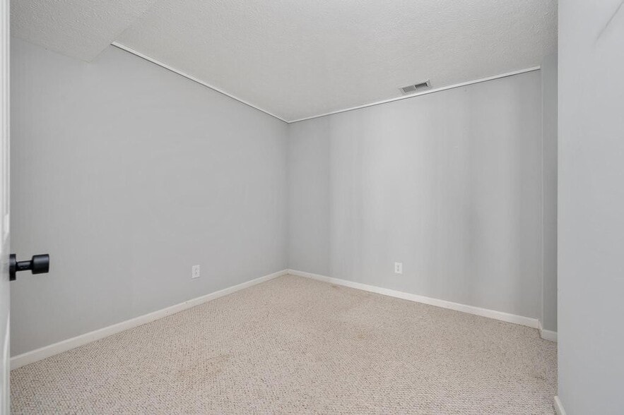 Building Photo - 7333 Althorp Way