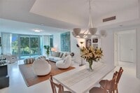 Building Photo - 2627 S Bayshore Dr