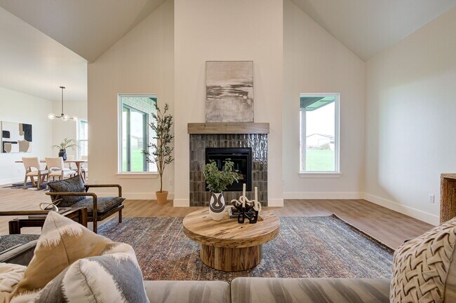 Building Photo - 2101 Dax Ln