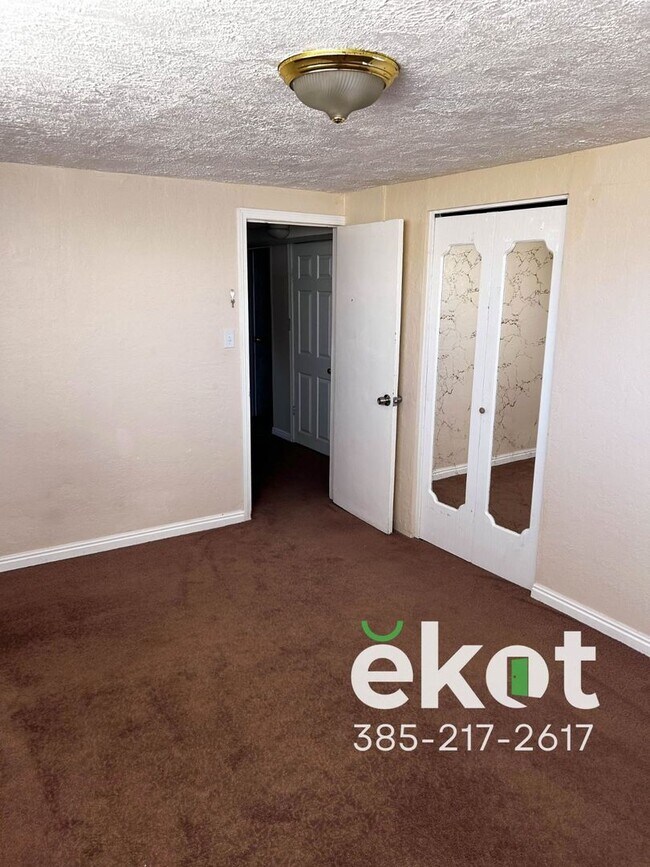 Building Photo - Jacobsen-Bluffdale