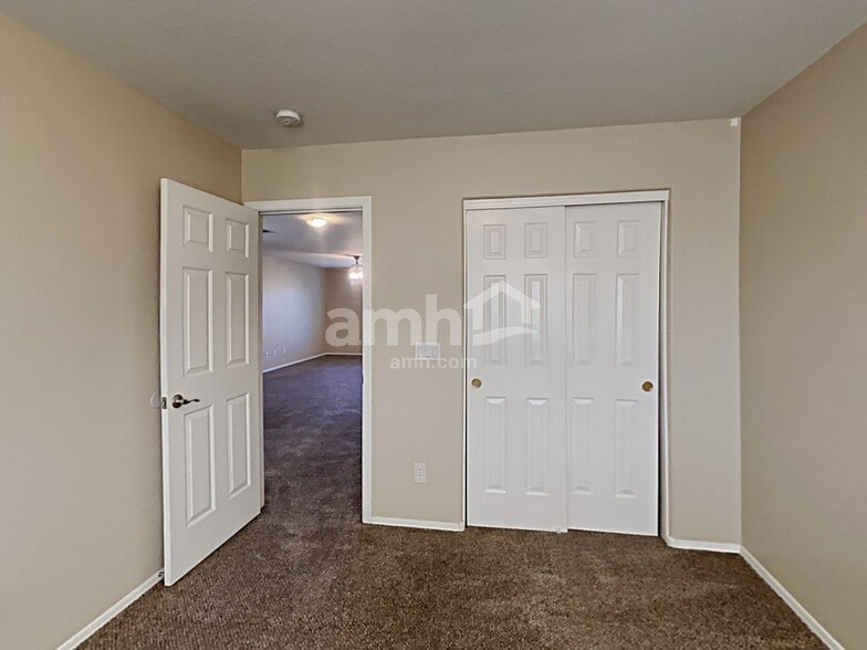 Building Photo - 7024 W Branham Ln