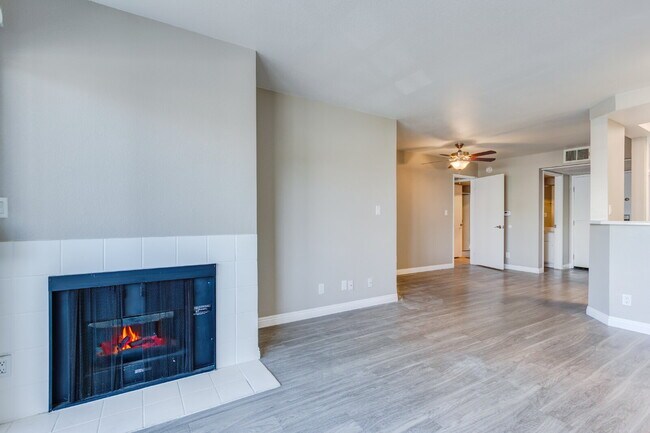 Building Photo - Smartly Designed 2-Bedroom Apartment in Pr...