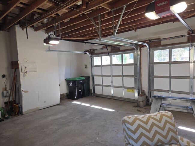 Building Photo - Large mountain home with access to Tahoe K...
