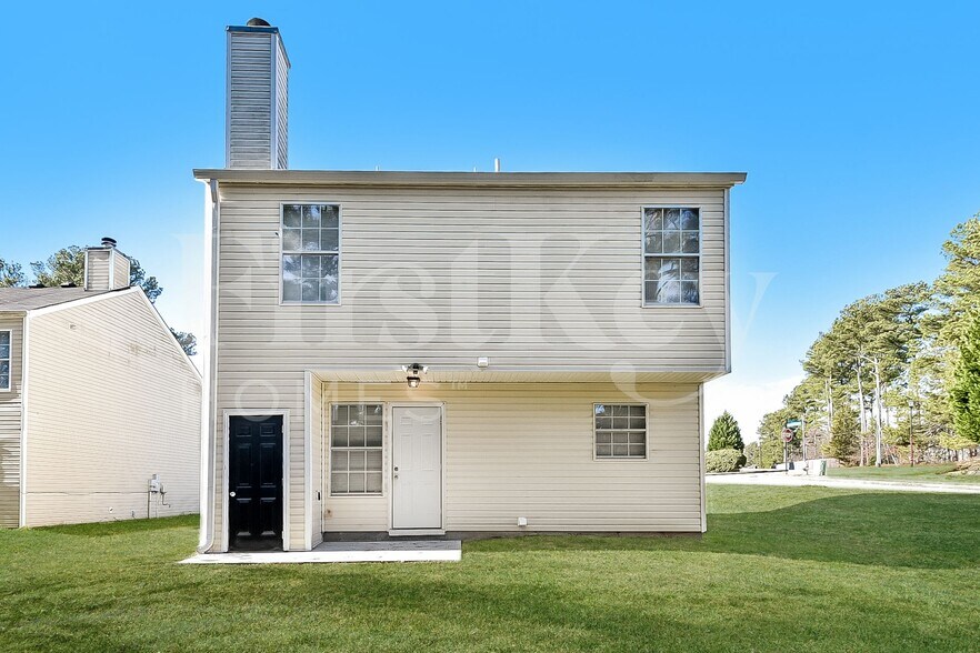 Building Photo - 5205 Alexander St