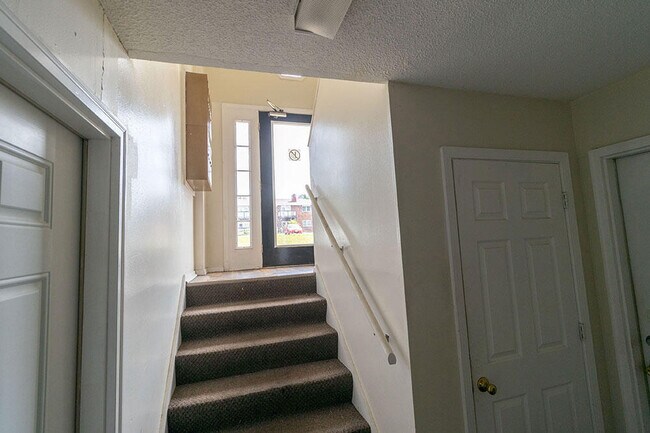 Building Photo - 280 Apple Tree Ct