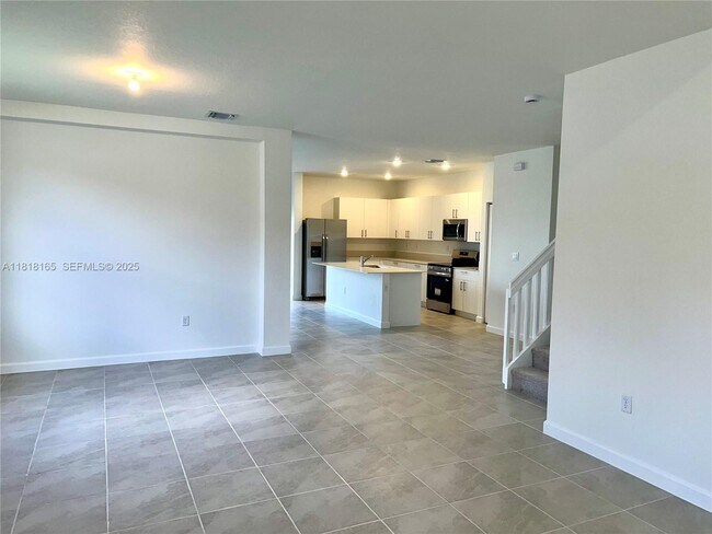 Building Photo - 2929 SE 23rd Ave