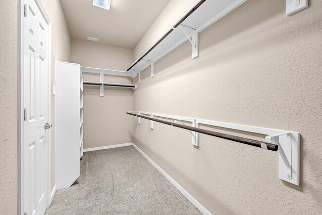 Building Photo - 130 S Vershire Cir
