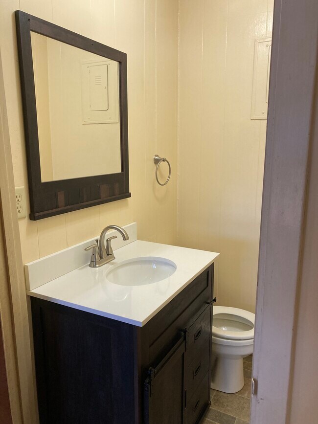 Building Photo - 9900 N US Hwy 77