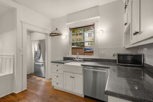 Building Photo - Craftsman Home in North Queen Anne!