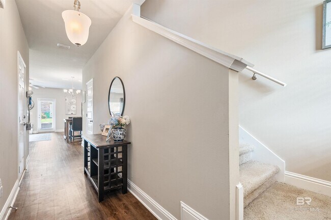 Building Photo - 6780 Spaniel Dr