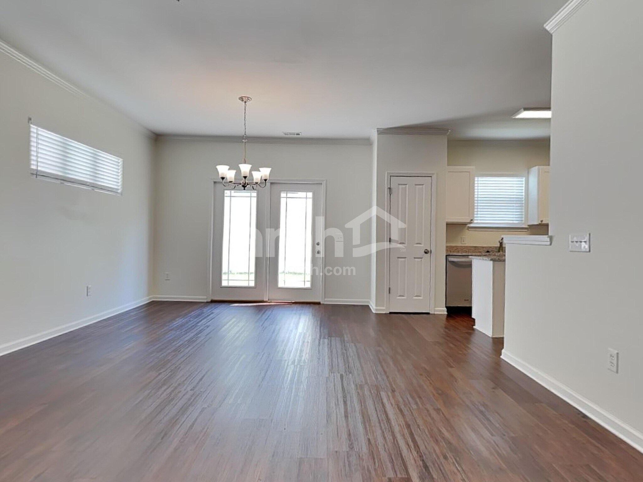 Building Photo - 625 Summer Hill Way