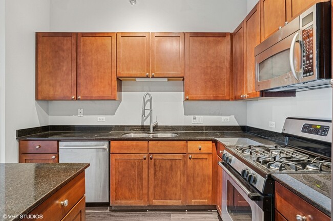 Building Photo - 720 N Larrabee St