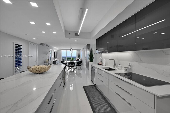 Building Photo - 1800 S Ocean Dr