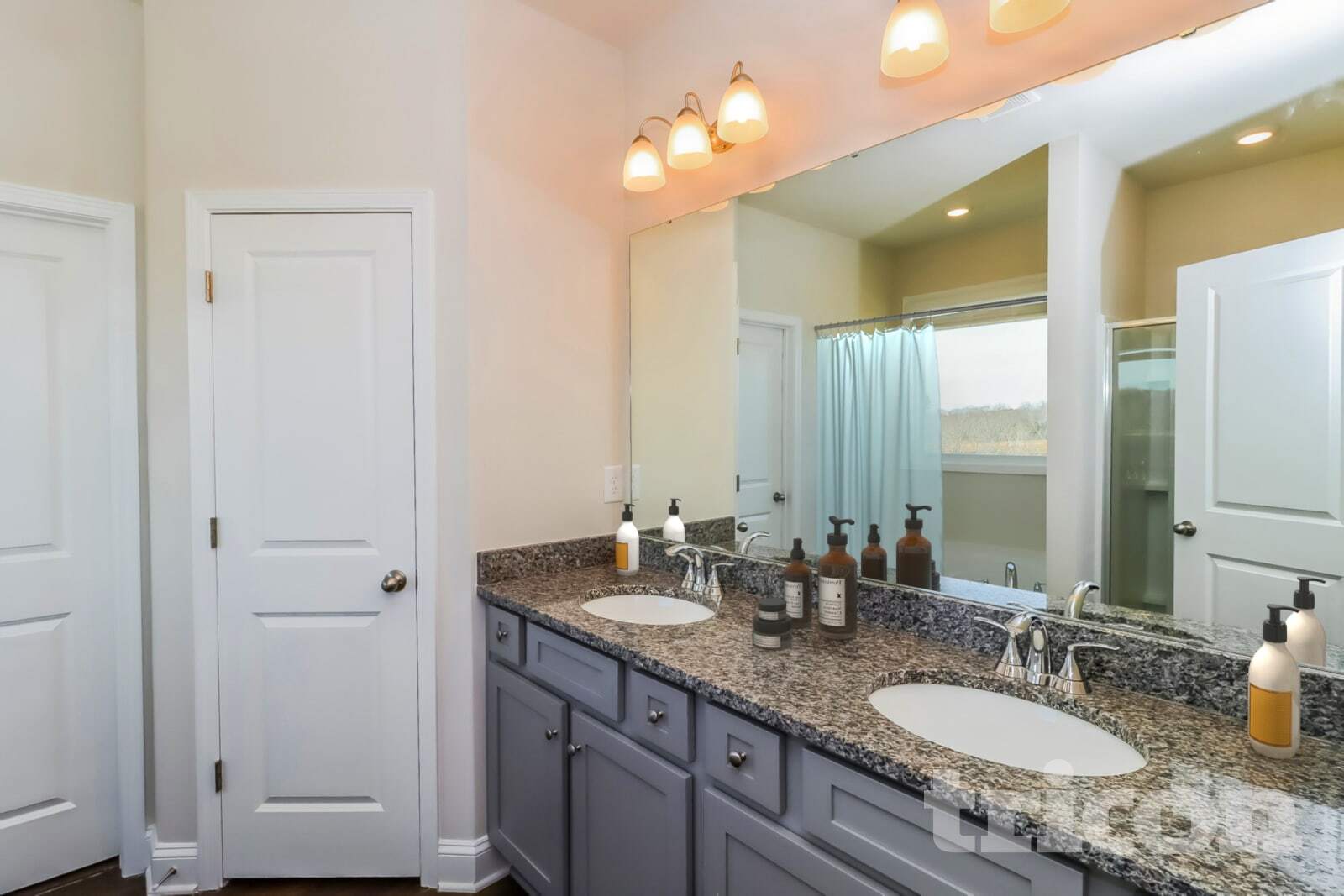 Building Photo - 147 Kingshall Rd