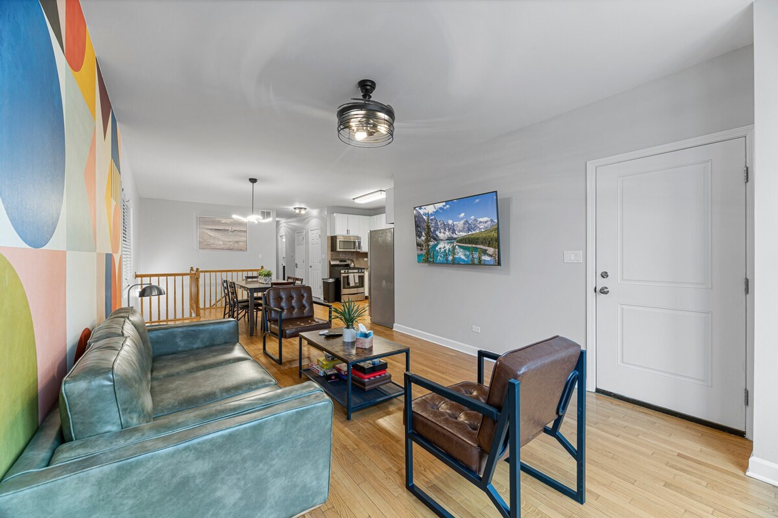 Building Photo - 1044 N California Ave