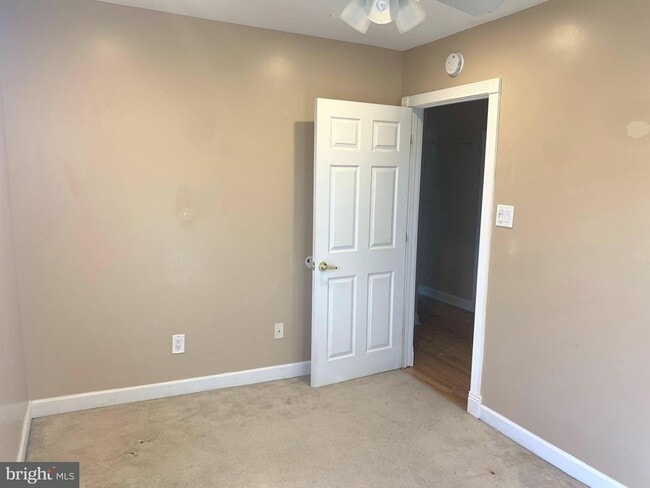 Building Photo - 781 Powhatan Beach Rd