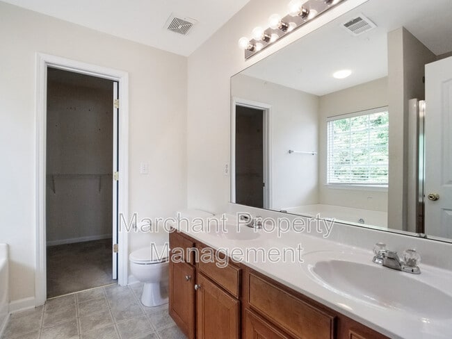 Building Photo - 27 Sunfield Ct