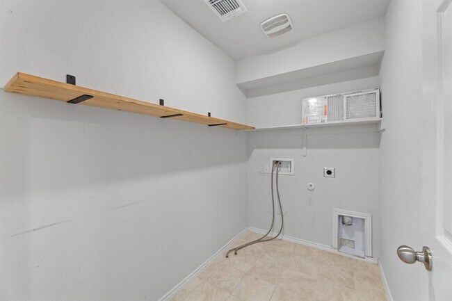 Building Photo - 141 Hammond Ct