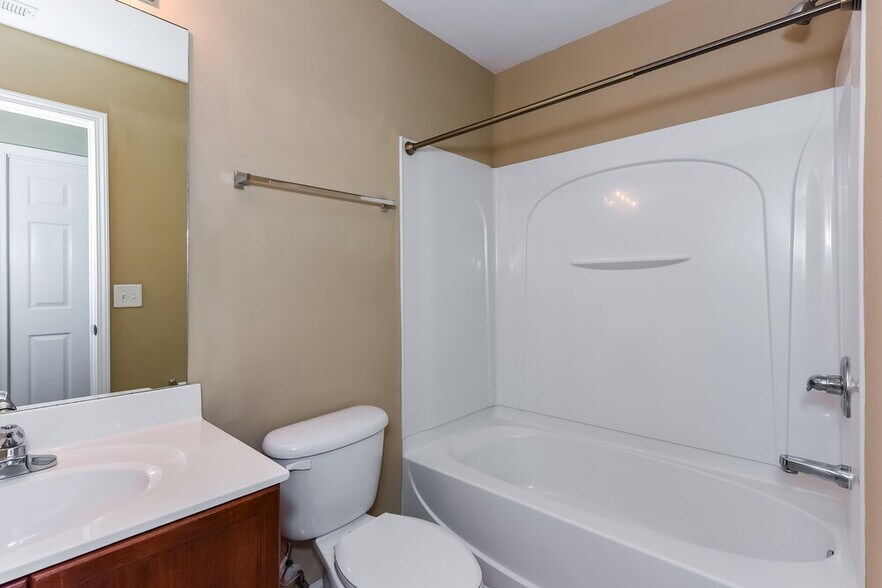 Building Photo - 8872 Cressent Glen Ct