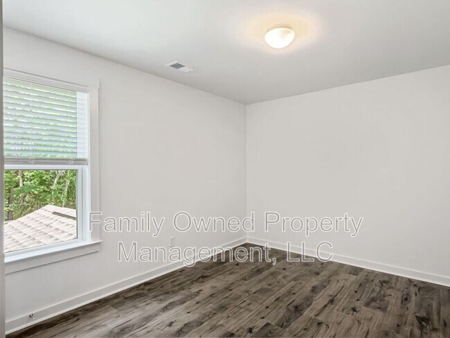 Building Photo - 187 Surfbird Rd