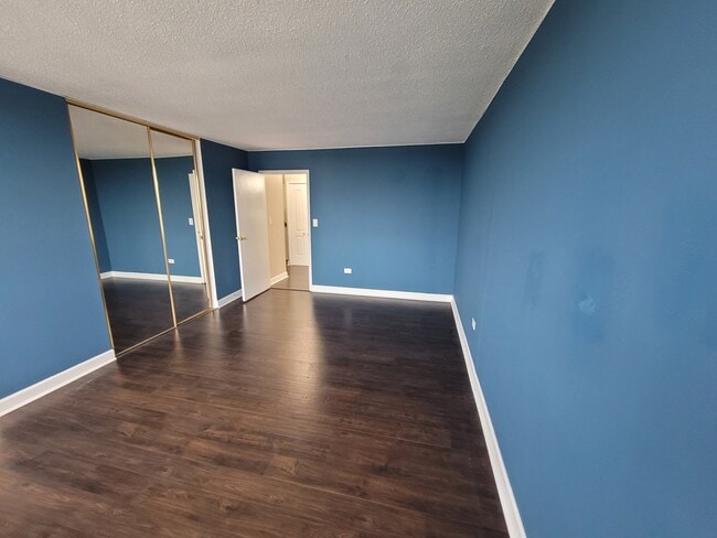 Building Photo - 8801 Golf Rd
