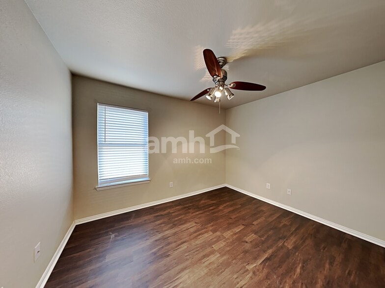 Building Photo - 206 Rock Meadow Trail