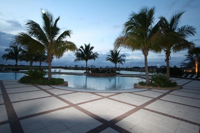 Building Photo - PGA Verano