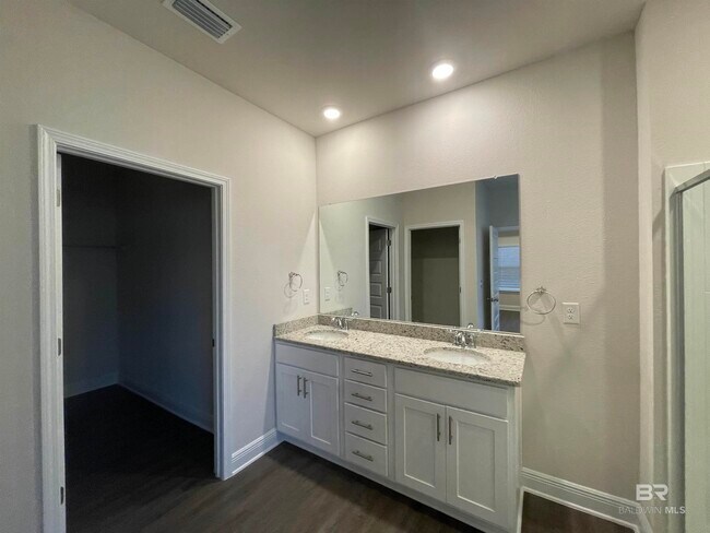 Building Photo - 30837 Semper Dr