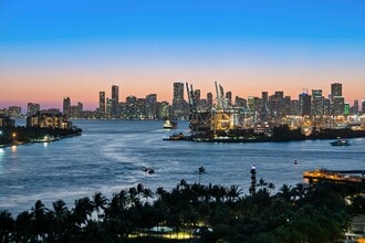 Building Photo - 100 South Pointe Dr