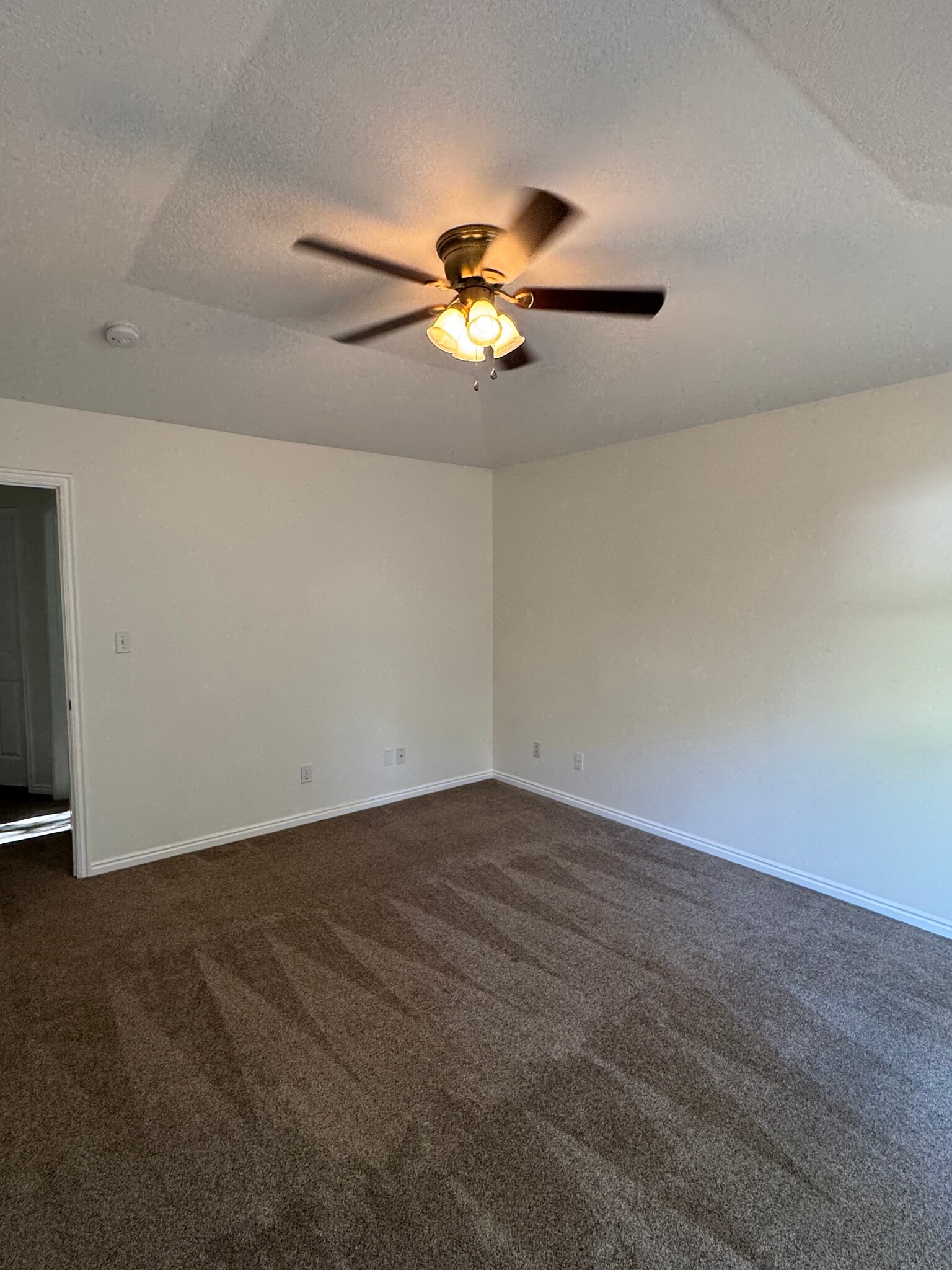 Building Photo - 1117 E 200 S