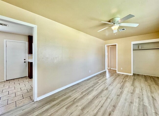 Building Photo - 3222 N Holman Ct