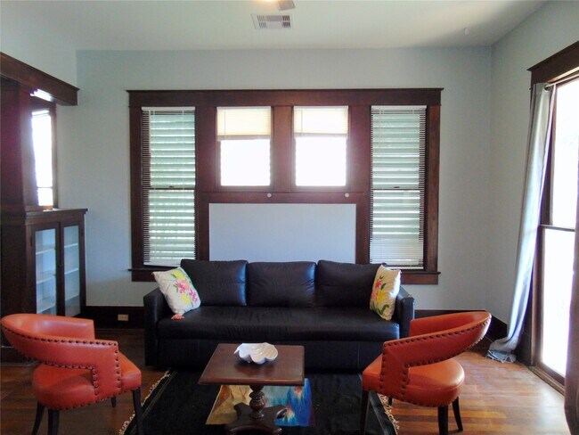 Building Photo - 3420 Avenue R