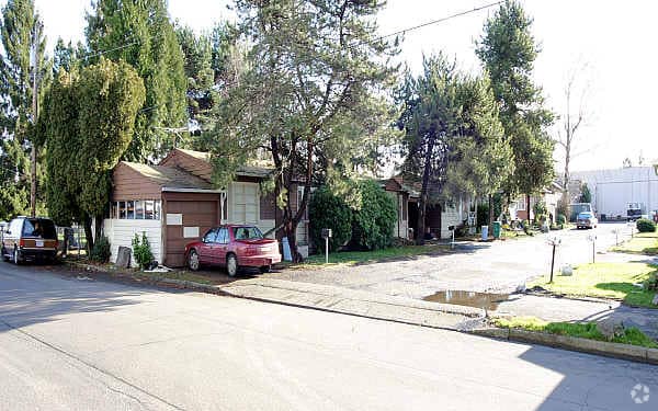 Building Photo - 4344 NE Jarrett St