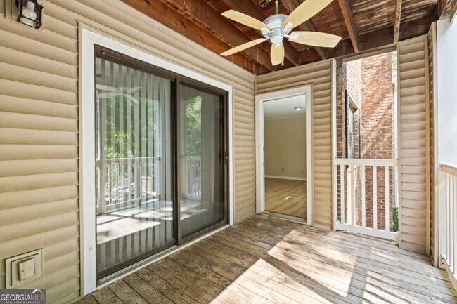 Building Photo - 611 Barrington Hills Dr