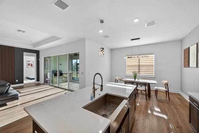 Building Photo - 8225 Golden Bch Ct