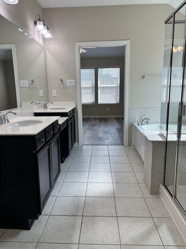 Building Photo - 8020 Horseman Rd