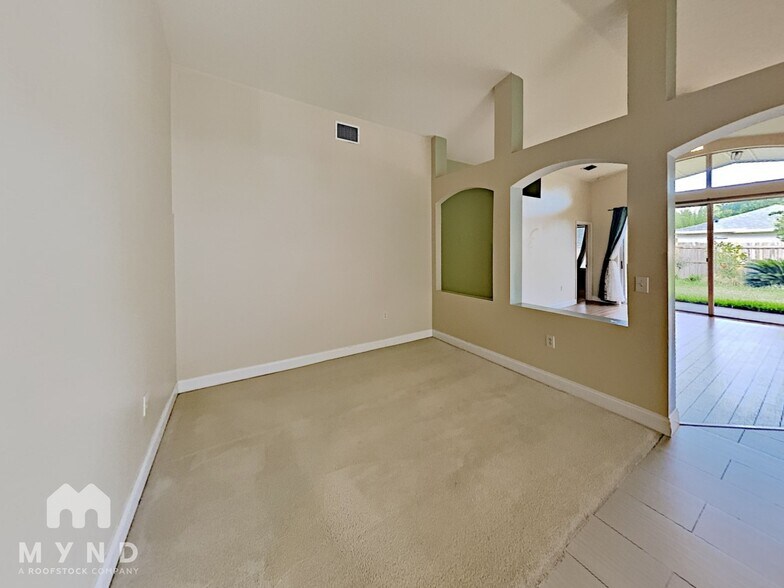 Building Photo - 1500 Baythorn Dr