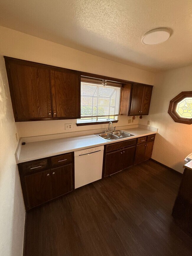 Building Photo - 10213 Shadowridge Dr