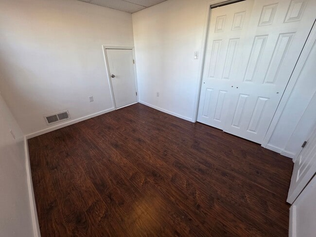 Building Photo - 83 Hudson St