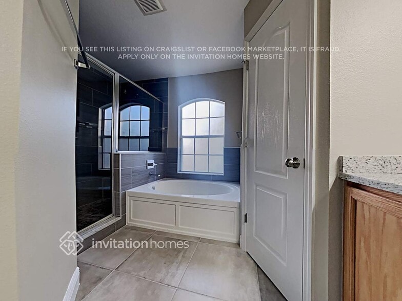Building Photo - 414 Thicket Crest Rd