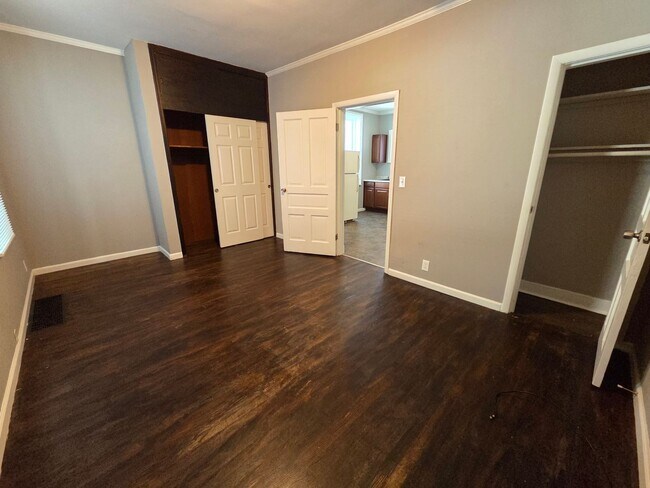 Building Photo - Private Home with fenced in yard in Dutchtown