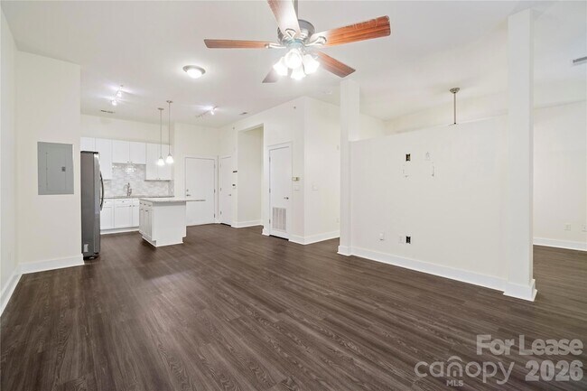 Building Photo - 716 N Davidson St