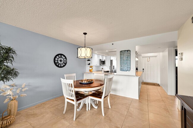 Building Photo - 1266 S Military Trail