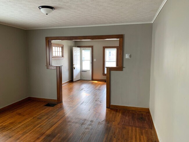 Building Photo - 1094-96 S. Ohio Ave