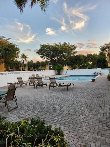 Pool - 450 NW 20th St
