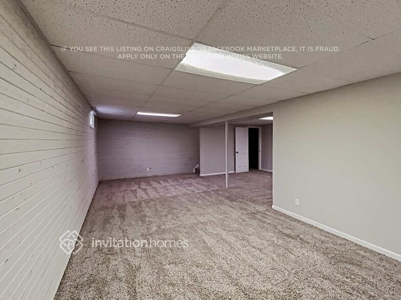 Building Photo - 15735 E Brown Ave