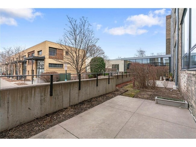 Building Photo - 1701 NE Madison St