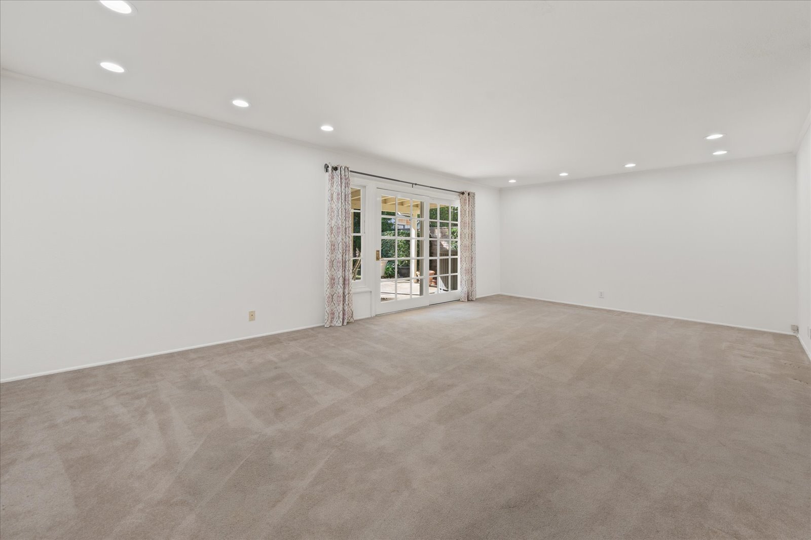 Building Photo - 19100 Castlebay Ln