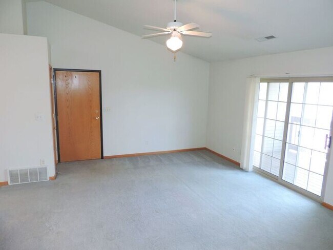 Building Photo - $1,210 | 2 Bedroom, 1 Bathroom Condo | Sublease | Pet Friendly* | Available for an Immediate Move...