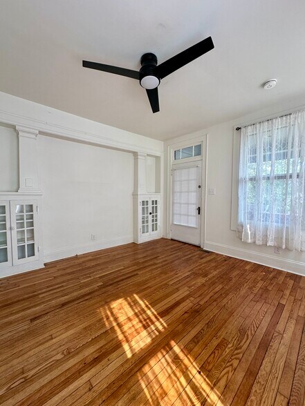 Primary Photo - 319 E Scott Ave